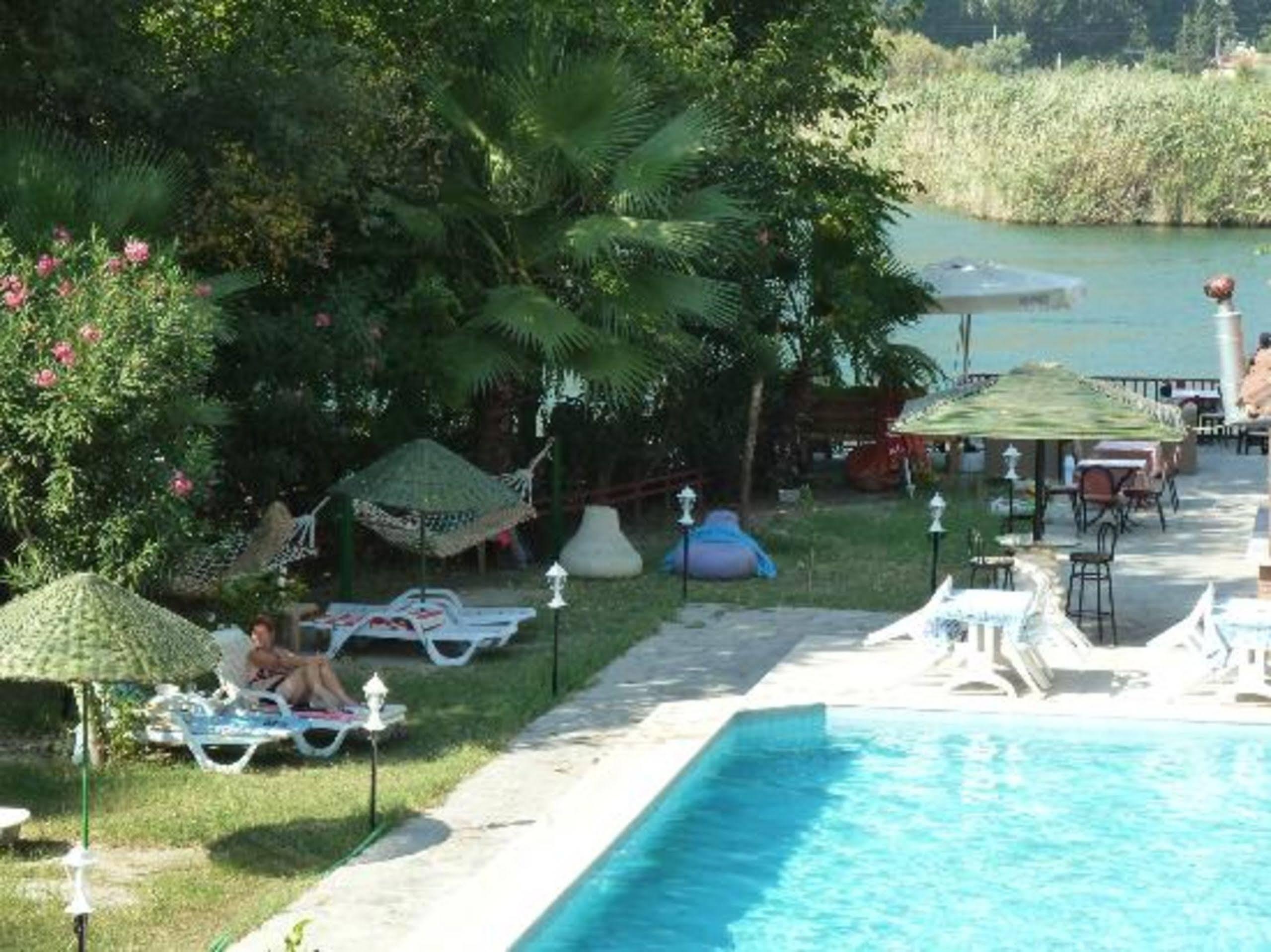 Holiday Hotel Dalyan Exterior photo